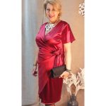 Milyen anyagokat érdemes választani a nagyméretű női ruhák vásárlása során?